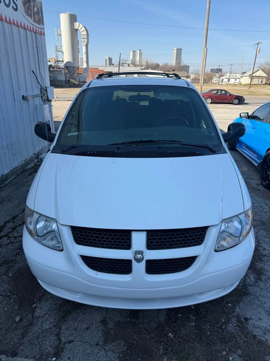 2003 Dodge Caravan - Image 2 of 8