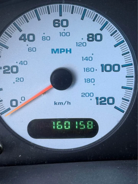 2003 Dodge Caravan - Image 6 of 8