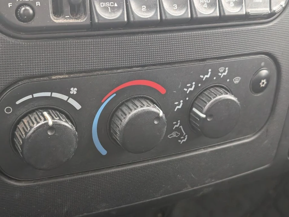 2003 Dodge Dakota 2nd Gen - Image 14 of 19