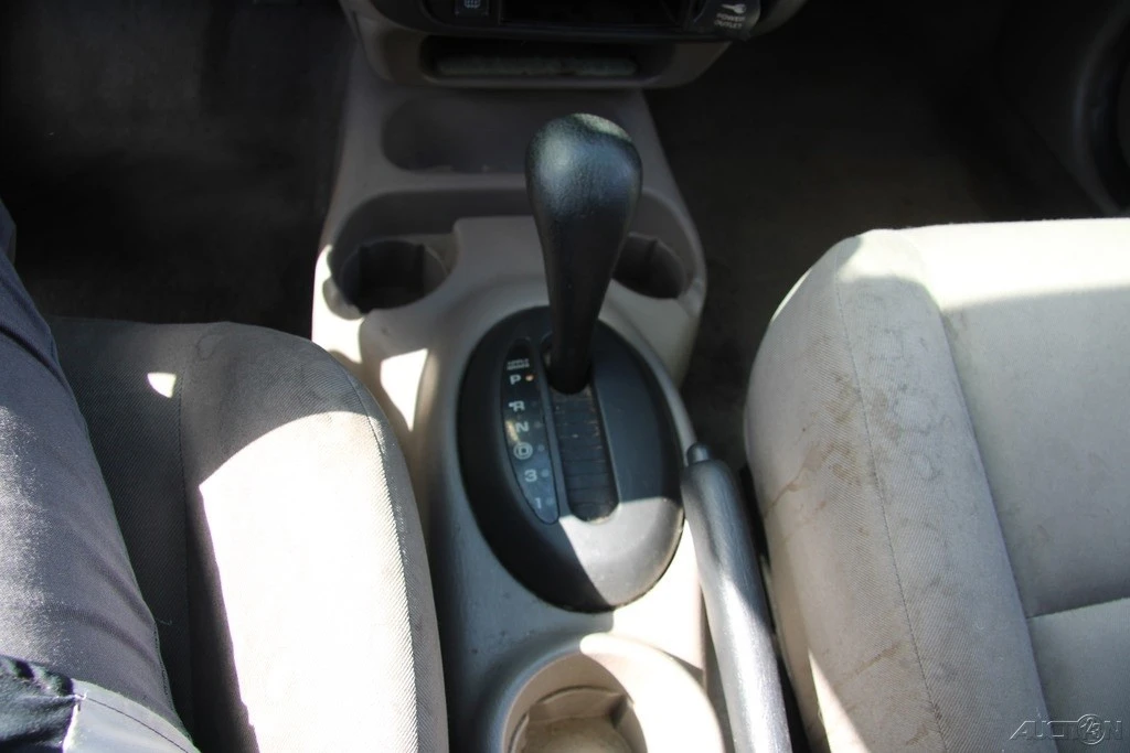 2003 Dodge Neon - Image 19 of 21