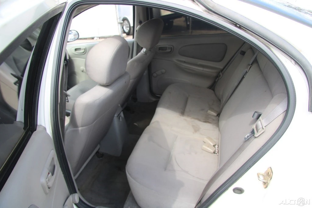 2003 Dodge Neon - Image 21 of 21