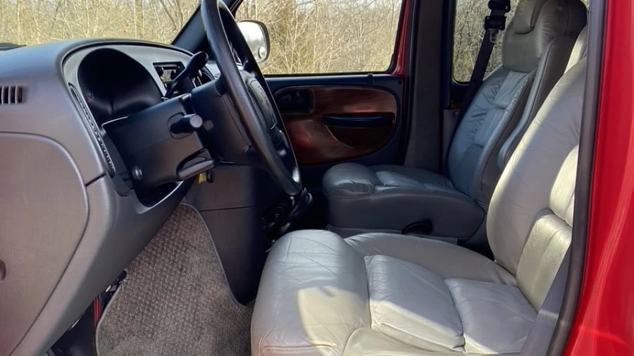 2003 Dodge Ram Van - Image 5 of 23