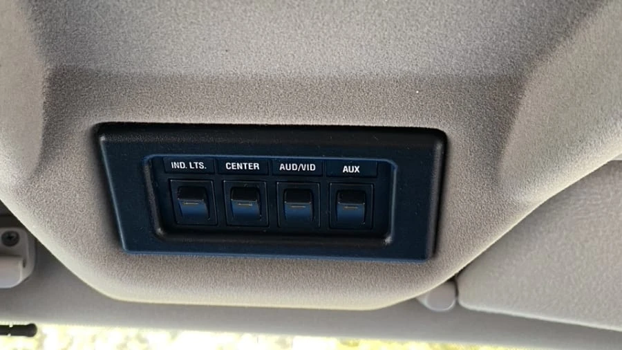 2003 Dodge Ram Van - Image 9 of 23