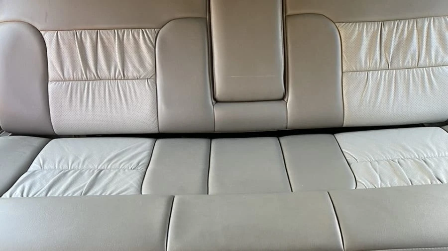2003 Dodge Ram Van - Image 12 of 23