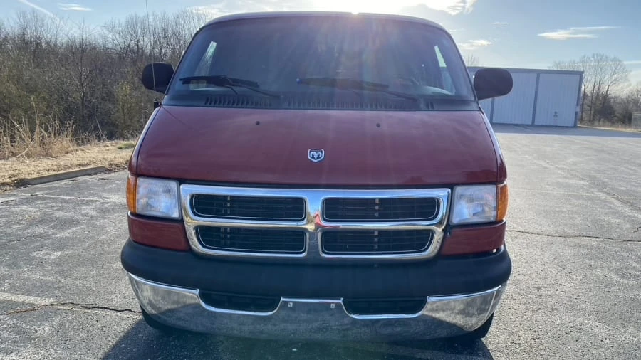 2003 Dodge Ram Van - Image 19 of 23