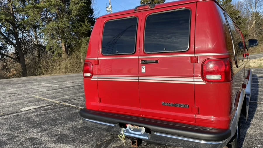 2003 Dodge Ram Van - Image 20 of 23