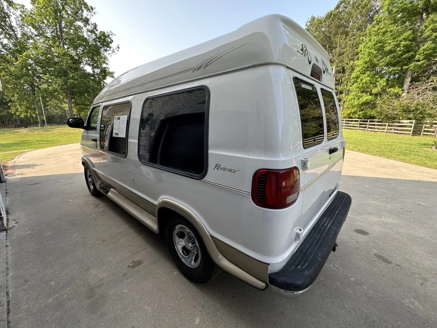 2003 Dodge Ram Van - Image 5 of 10