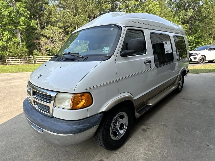 2003 Dodge Ram Van - Image 4 of 10