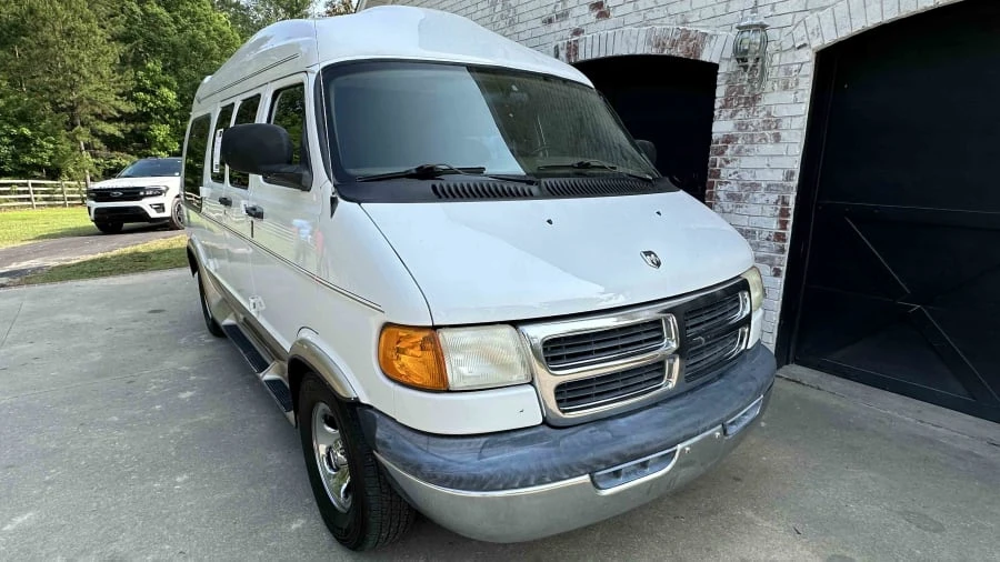 2003 Dodge Ram Van - Image 3 of 10
