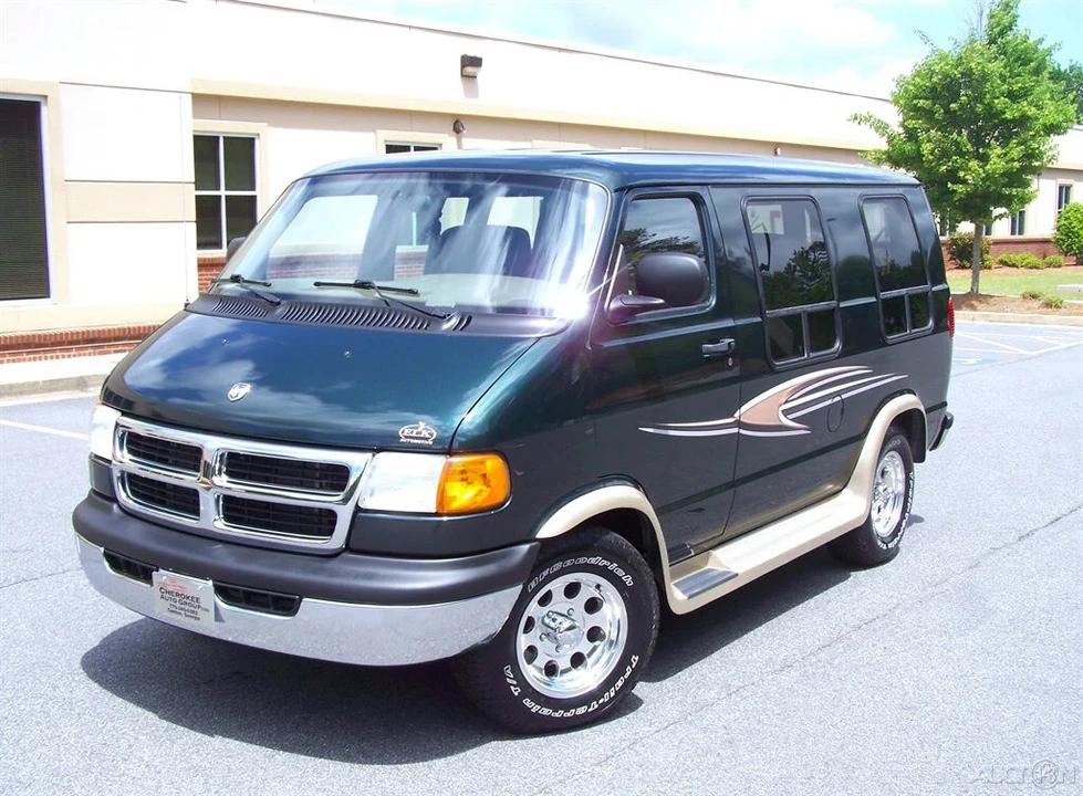 2003 Dodge Ram Van - Image 19 of 21