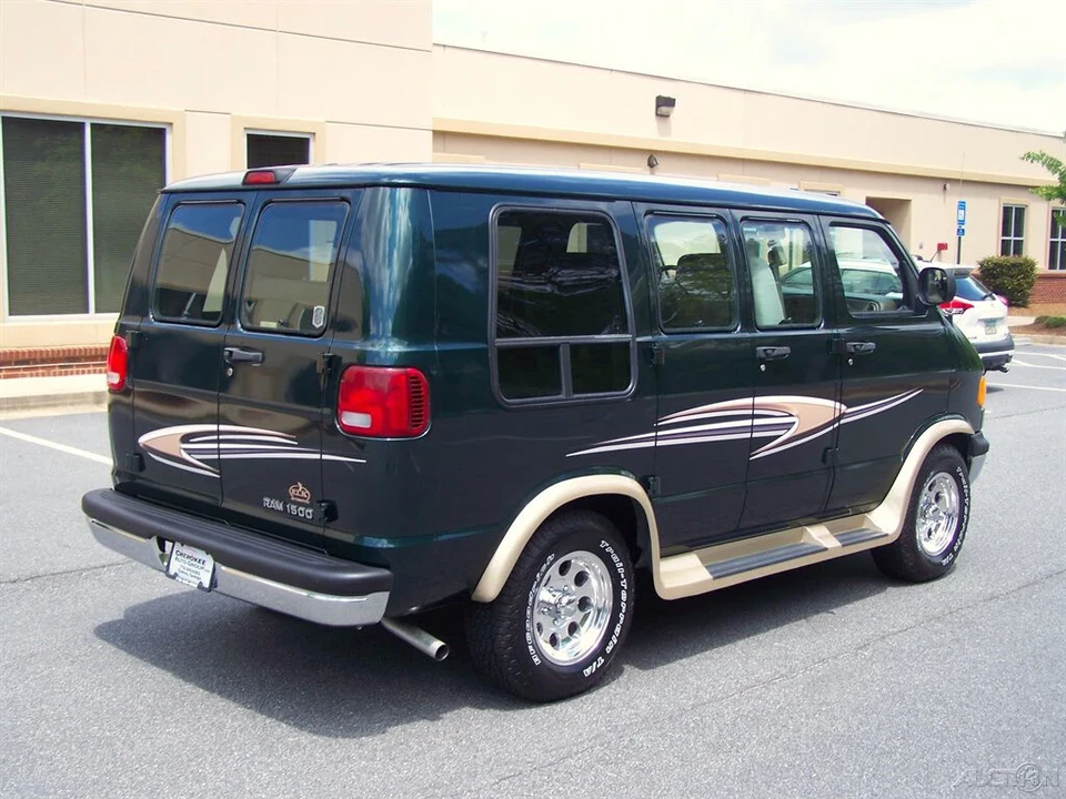2003 Dodge Ram Van - Image 2 of 21
