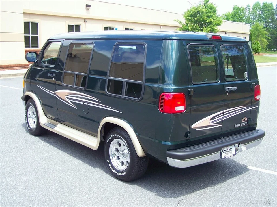2003 Dodge Ram Van - Image 4 of 21