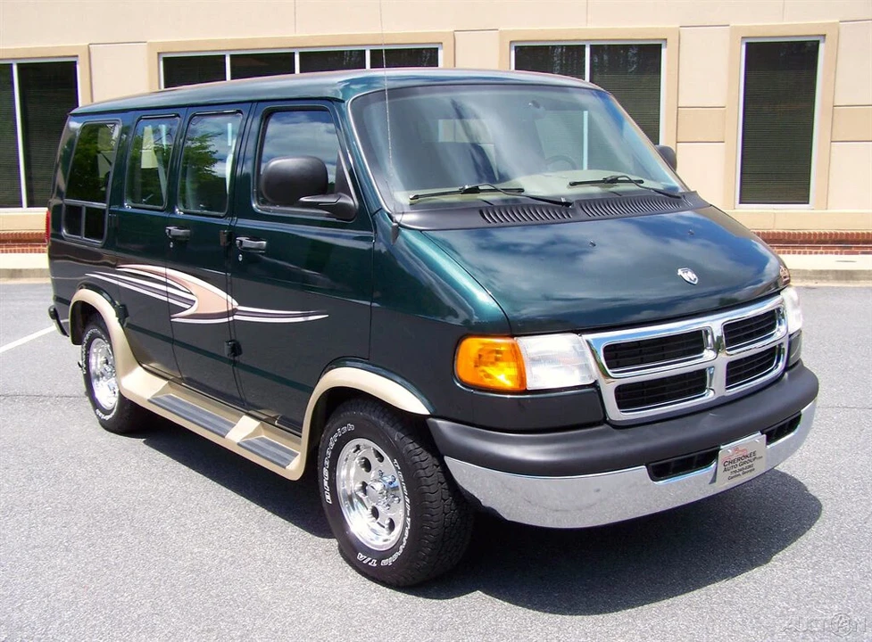 2003 Dodge Ram Van - Image 3 of 21