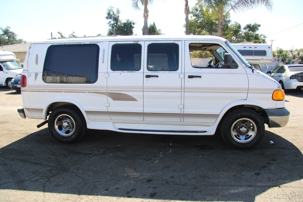 2003 Dodge Ram Van - Image 7 of 21