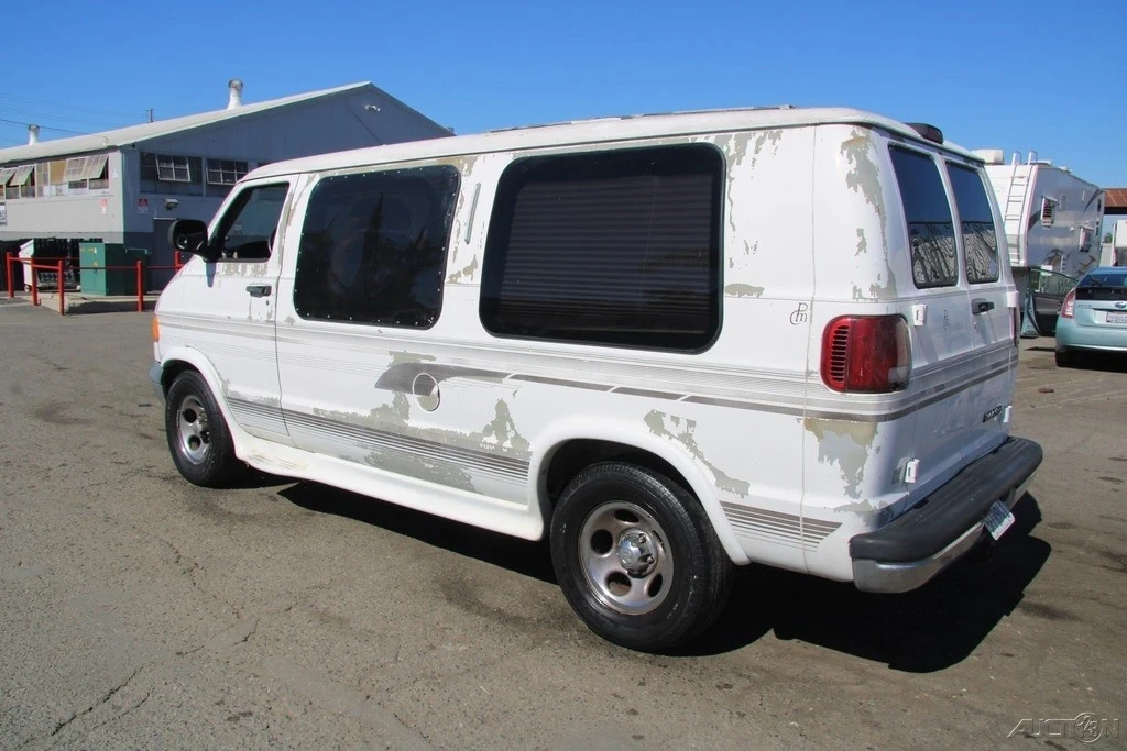 2003 Dodge Ram Van - Image 4 of 21