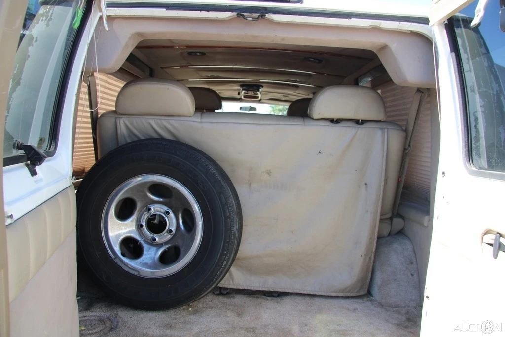 2003 Dodge Ram Van - Image 18 of 21