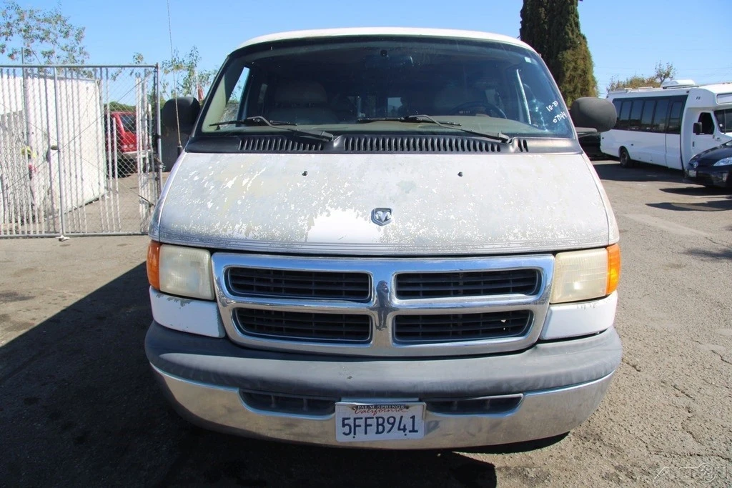 2003 Dodge Ram Van - Image 9 of 21