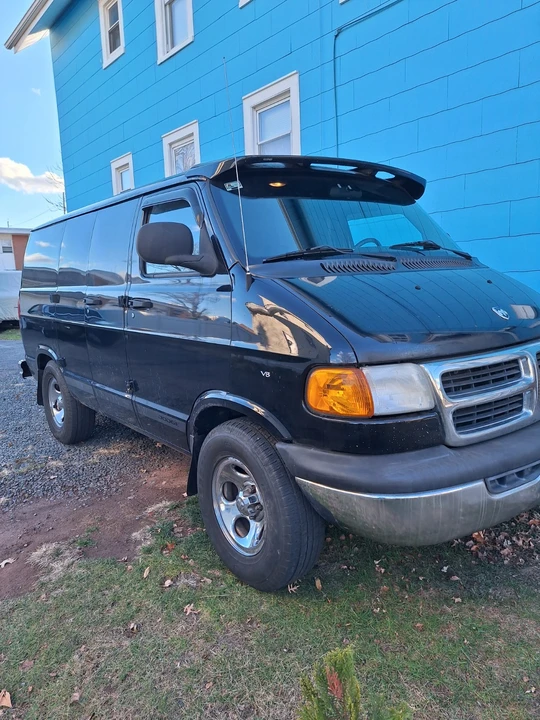 2003 Dodge Ram Van - Image 3 of 10