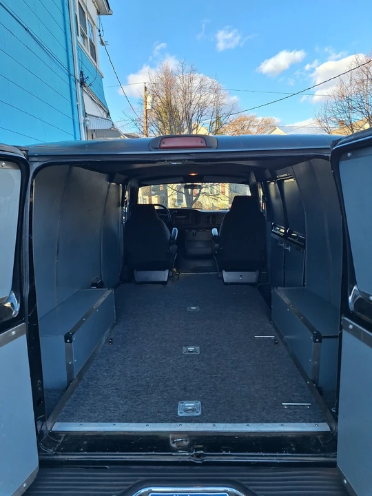 2003 Dodge Ram Van - Image 8 of 10