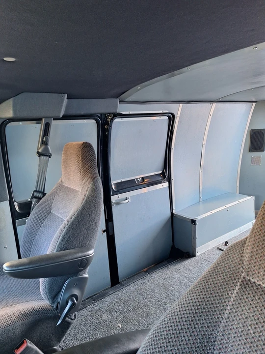 2003 Dodge Ram Van - Image 7 of 10