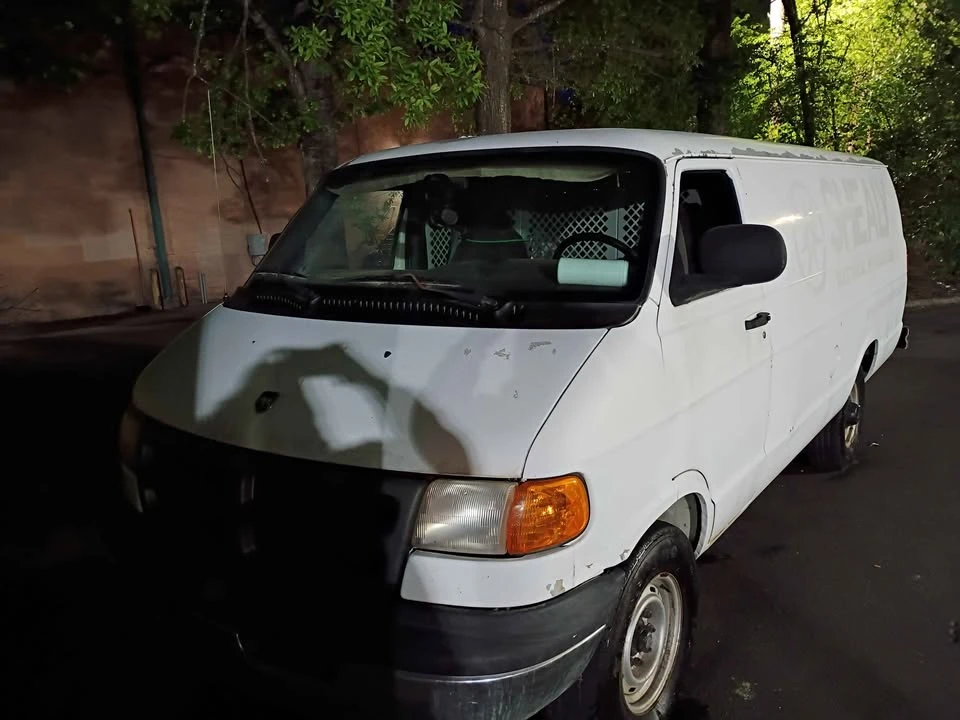 2003 Dodge Ram Van - Image 2 of 8