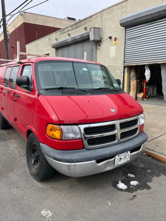 2003 Dodge Ram Van - Image 4 of 16