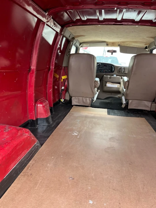 2003 Dodge Ram Van - Image 13 of 16