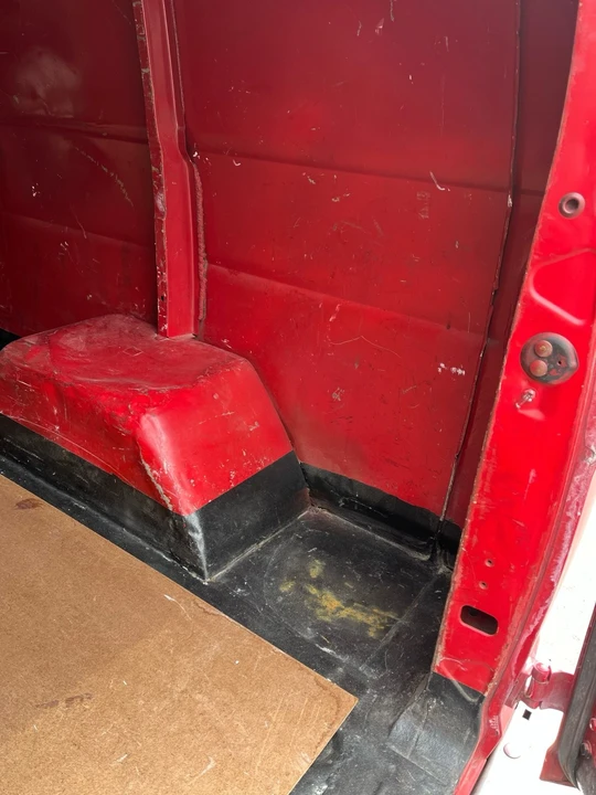 2003 Dodge Ram Van - Image 15 of 16