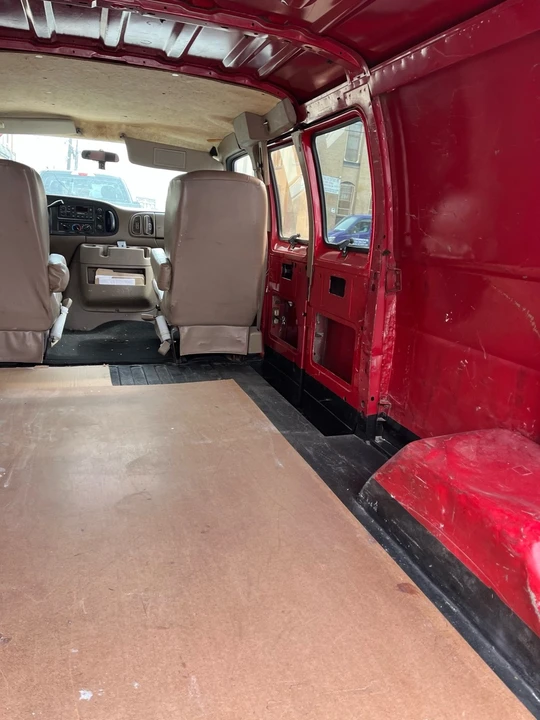 2003 Dodge Ram Van - Image 14 of 16
