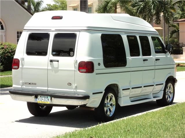2003 Dodge Ram Van - Image 5 of 12
