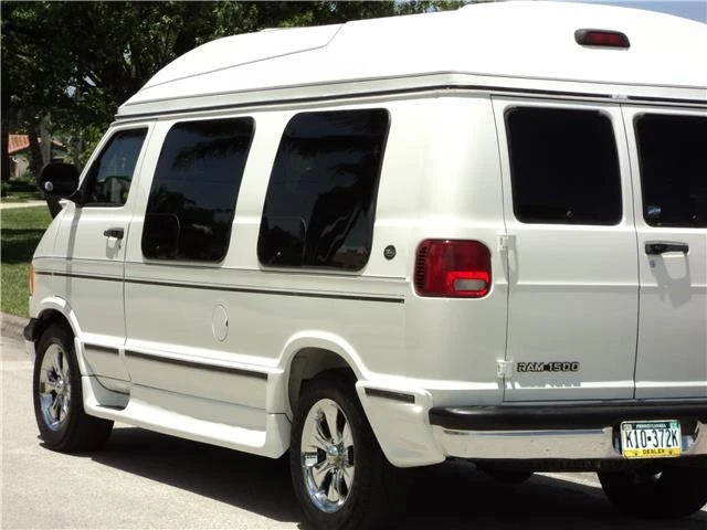 2003 Dodge Ram Van - Image 3 of 12