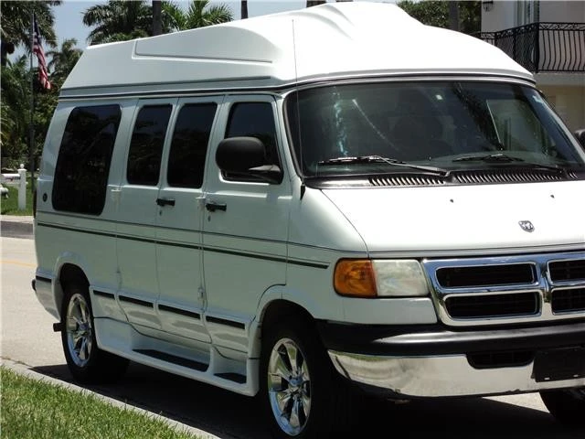 2003 Dodge Ram Van - Image 9 of 12