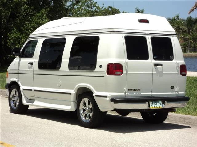 2003 Dodge Ram Van - Image 2 of 12