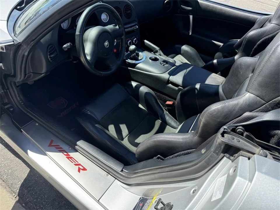 2003 Dodge Viper 3rd Gen - Image 16 of 28