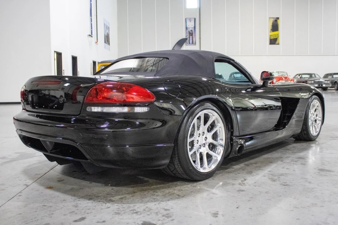 2003 Dodge Viper 3rd Gen - Image 16 of 21