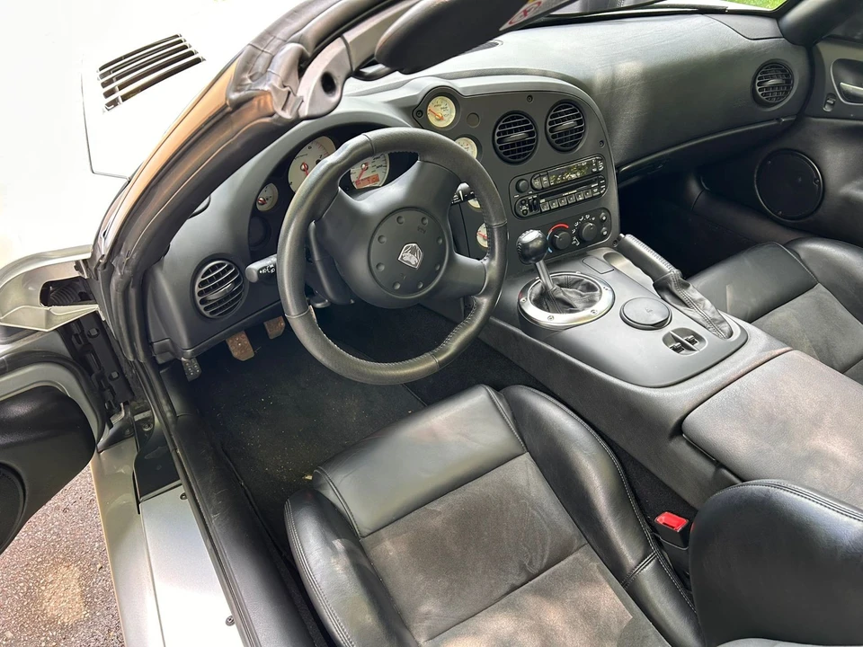 2003 Dodge Viper 3rd Gen - Image 9 of 31