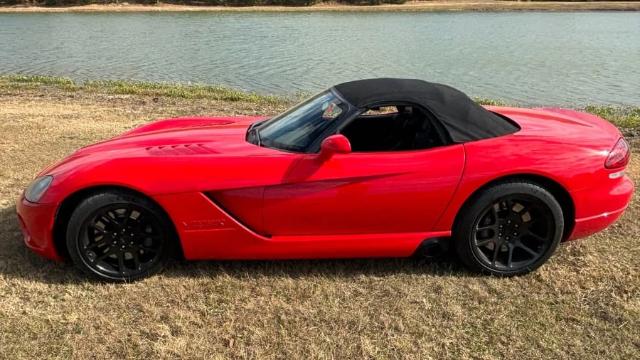 2003 Dodge Viper 3rd Gen - Image 2 of 8