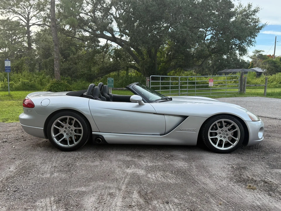2003 Dodge Viper 3rd Gen - Image 17 of 31