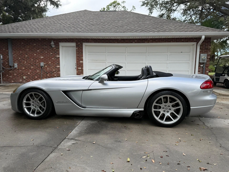 2003 Dodge Viper 3rd Gen - Image 9 of 31