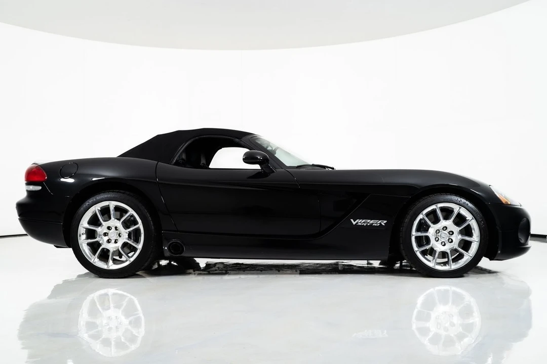 2003 Dodge Viper 3rd Gen - Image 15 of 21
