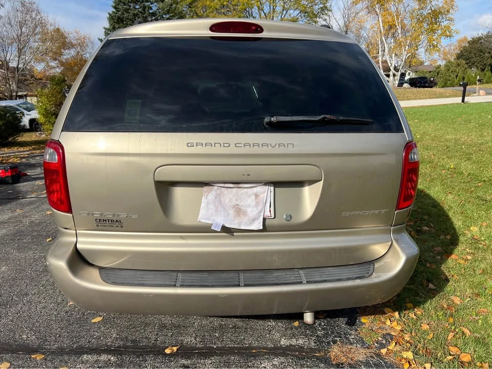 2003 Dodge Caravan - Image 4 of 13