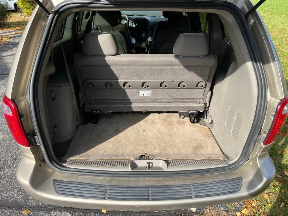 2003 Dodge Caravan - Image 5 of 13