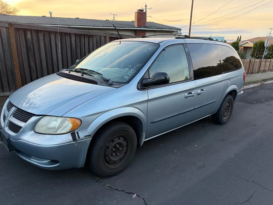 2003 Dodge Caravan - Image 3 of 7