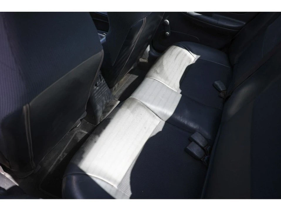 2003 Dodge Neon - Image 10 of 20