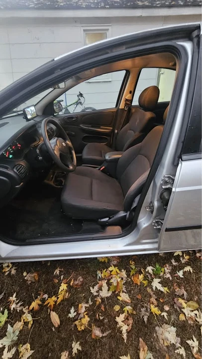 2003 Dodge Neon - Image 11 of 16