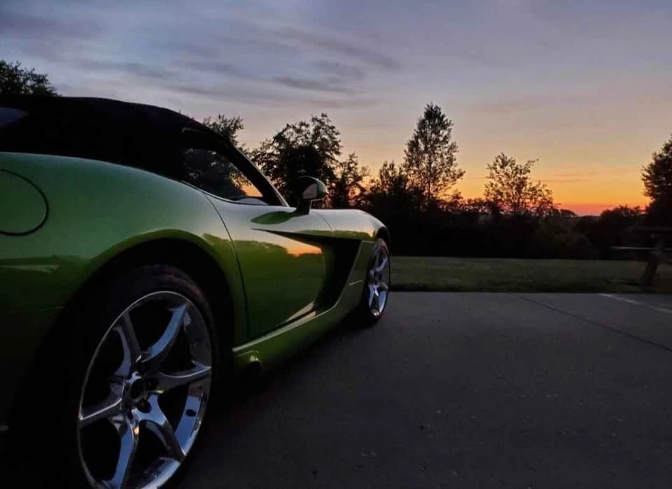 2003 Dodge Viper 3rd Gen - Image 9 of 17
