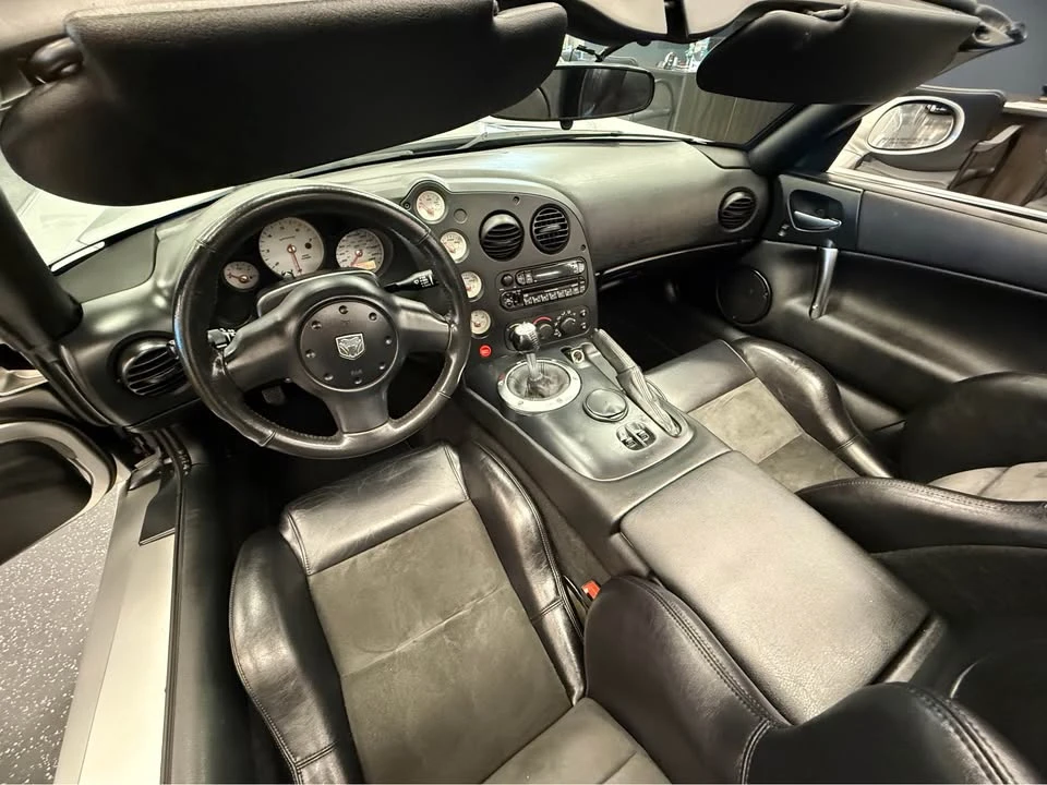 2003 Dodge Viper 3rd Gen - Image 9 of 19
