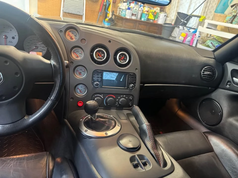 2003 Dodge Viper 3rd Gen - Image 9 of 15