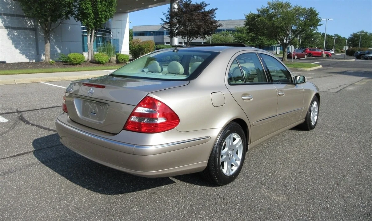 2003 Mercedes-Benz W211 E-Class - Image 12 of 21