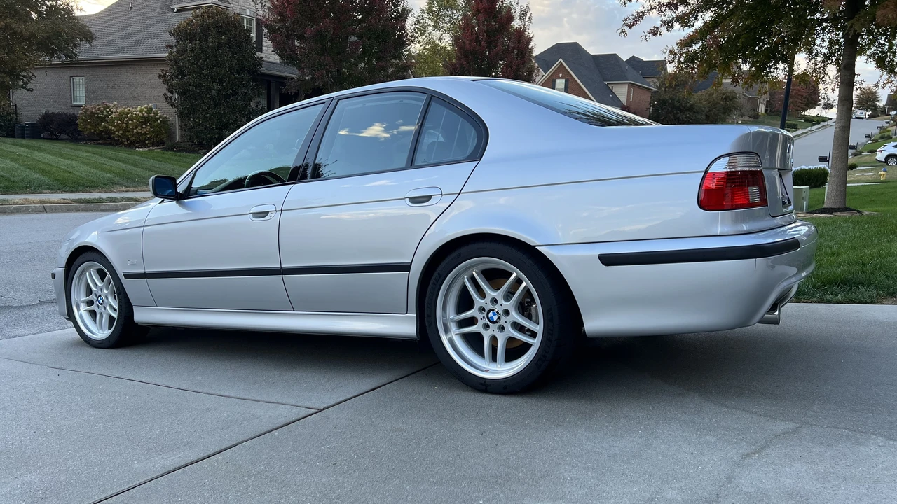 2003 BMW E39 540i - Image 2 of 6